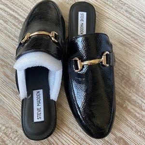 Steve Madden Black Slides